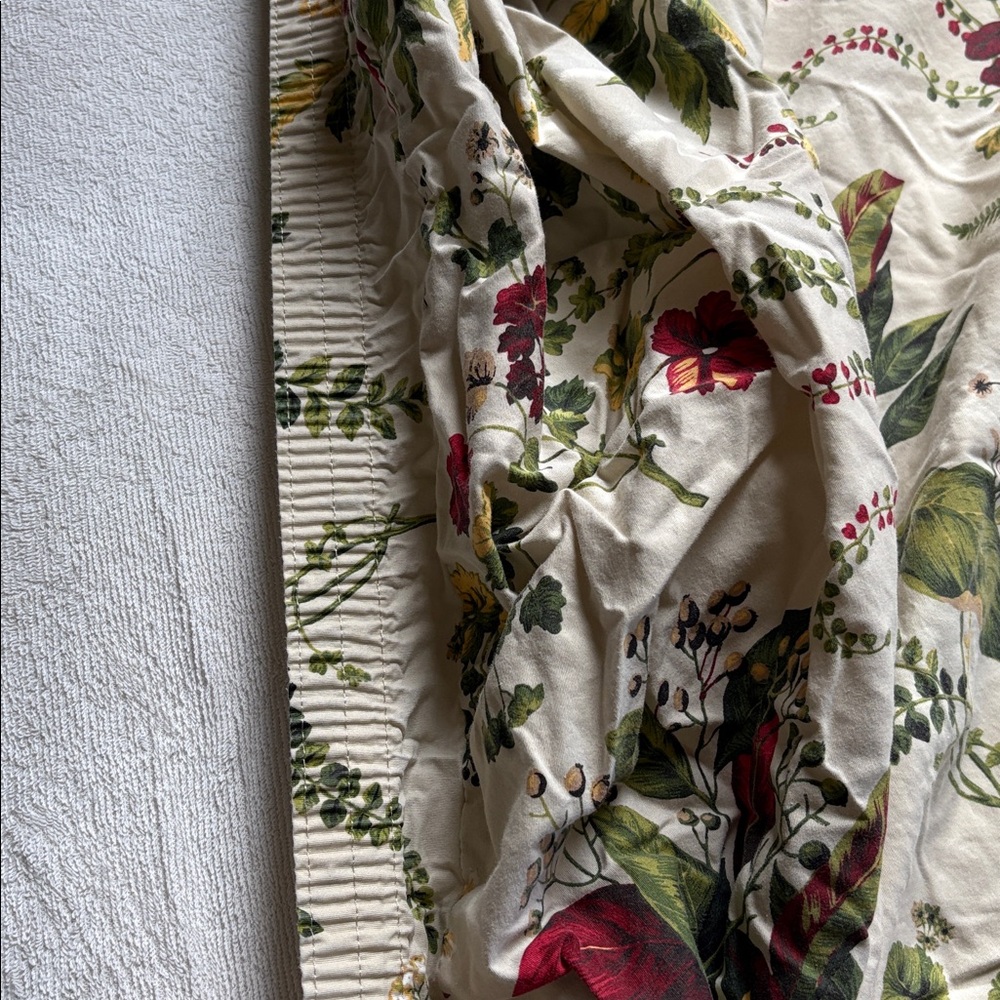 2 twin XL Tribeca Living Floral 100% cotton sheet sets can be used on split king - Picture 4 of 6